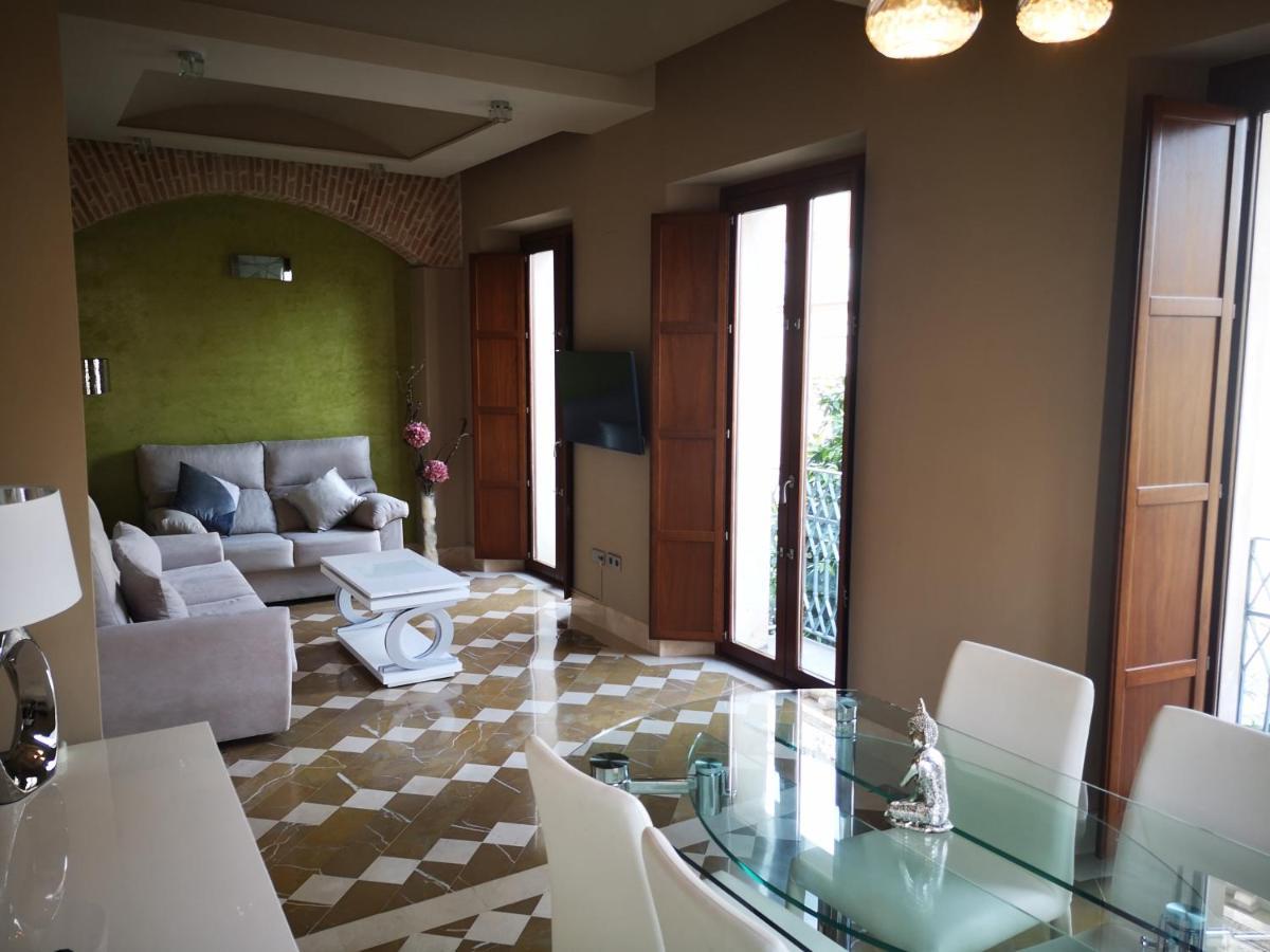 Luxury Apartment With Views To Alcazar, Cathedral And Giralda. Siviglia Esterno foto