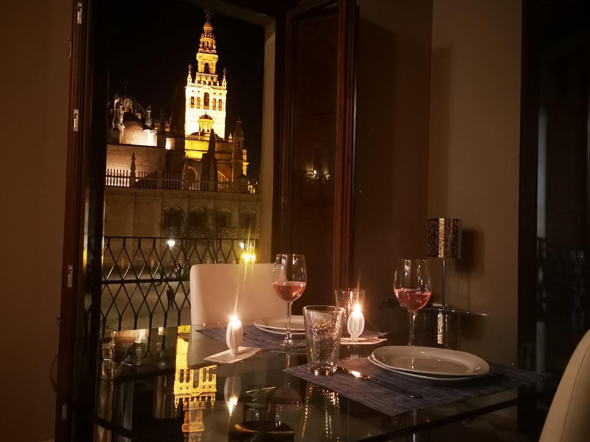 Luxury Apartment With Views To Alcazar, Cathedral And Giralda. Siviglia Esterno foto